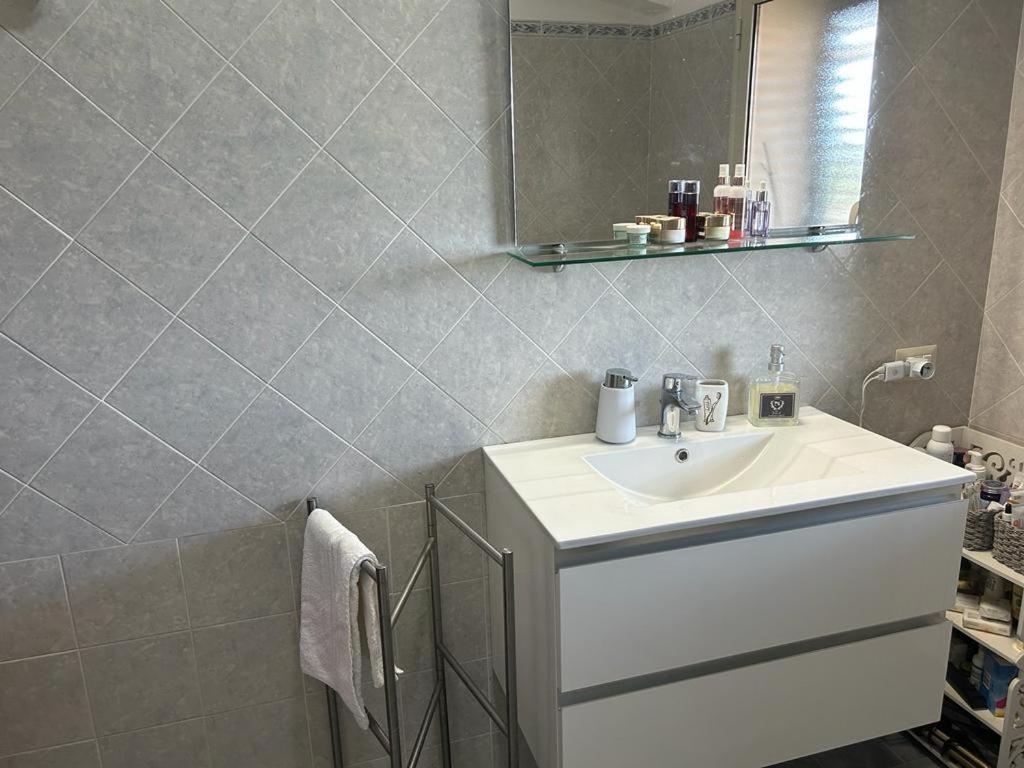 Nina Apartament Giardini Naxos Con Posto Auto 外观 照片