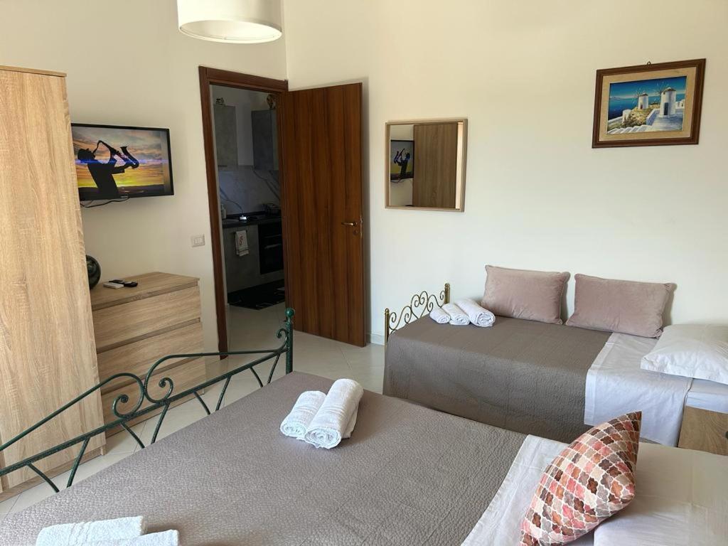 Nina Apartament Giardini Naxos Con Posto Auto 外观 照片