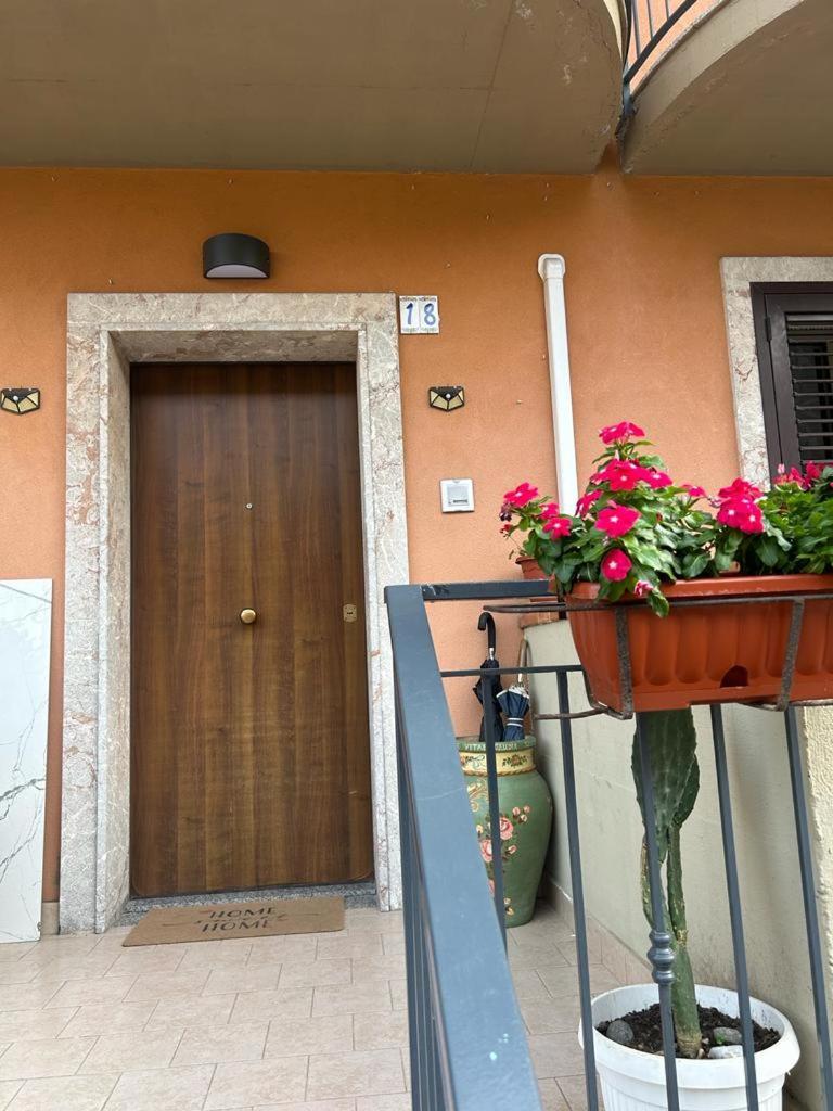 Nina Apartament Giardini Naxos Con Posto Auto 外观 照片
